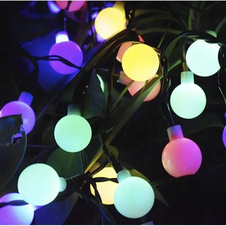 Instalație de Crăciun cu 40 de LED-uri în formă de globulețe